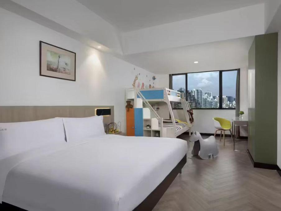 Holiday Inn Shanghai Vista By Ihg Exterior photo